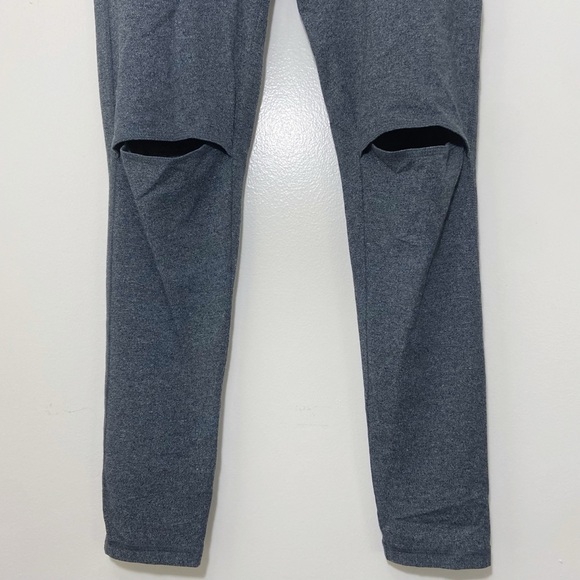 Victoria’s Secret Sport VSX Gray Leggings Knee Cut Out Medium - Picture 3 of 9